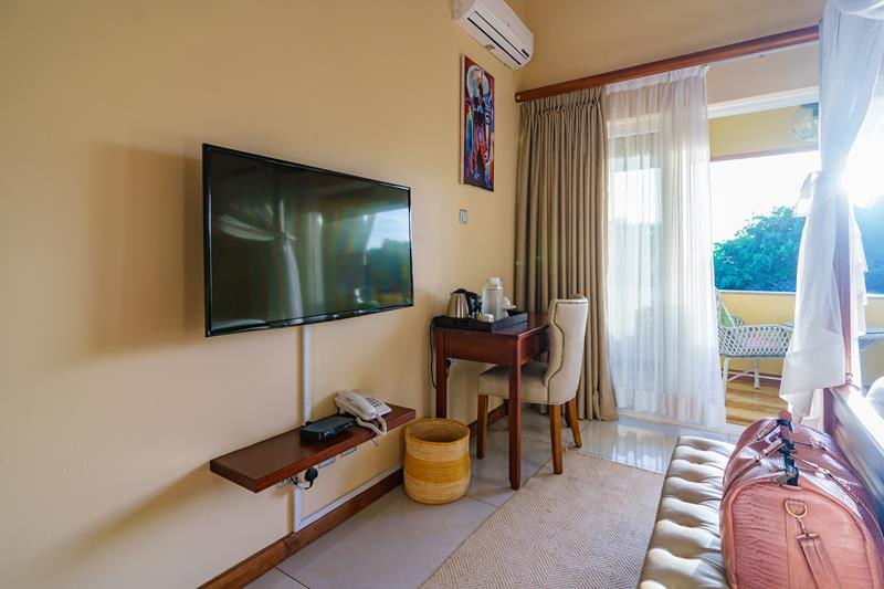 Hotel No. 5 Entebbe: Amazing Boutique Stay 10 Minutes From the Airport Twin room at Hotel No. 5 Entebbe