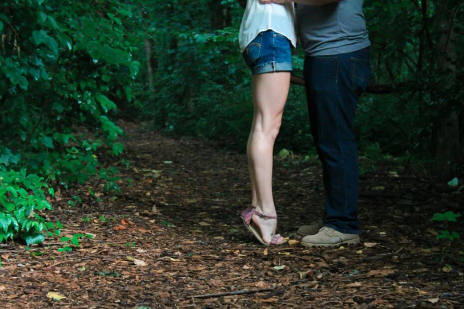 7 Essential Tips for Planning the Perfect Uganda Gorilla Honeymoon Safari (2026/2027 Guide) 7 Essential Tips for Planning the Perfect Uganda Gorilla Honeymoon Safari (2026/2027 Guide)