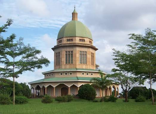 Boda Boda Tour in Kampala: 8 Thrilling Stops Through Uganda's Capital Baha'i Temple on Kikaaya Hill, Kampala