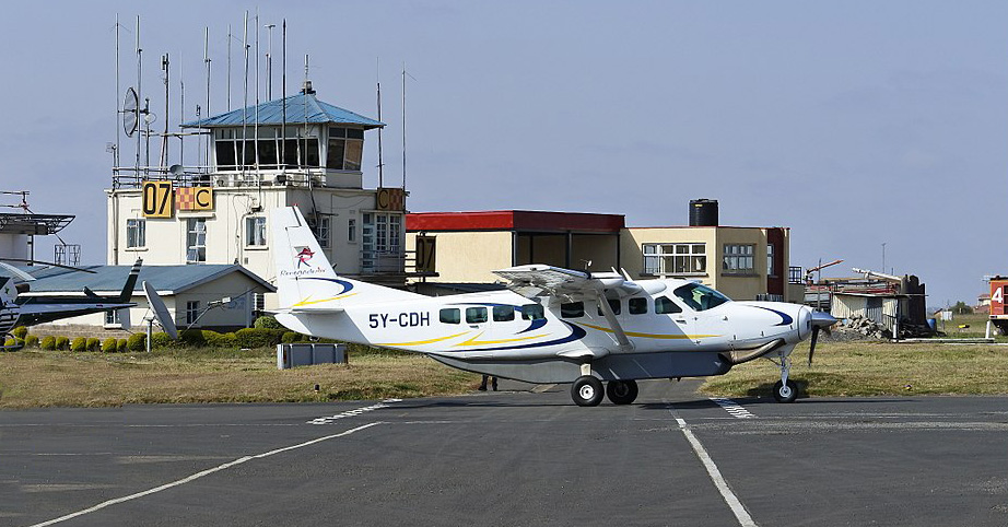 Luxury Safaris in East Africa: The Complete Fly-In Guide Luxury Safaris in East Africa