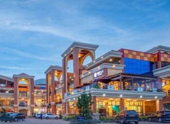 Shopping Malls in Kampala Tulambule Shopping malls in Kampala, one of the best malls in Uganda at dusk